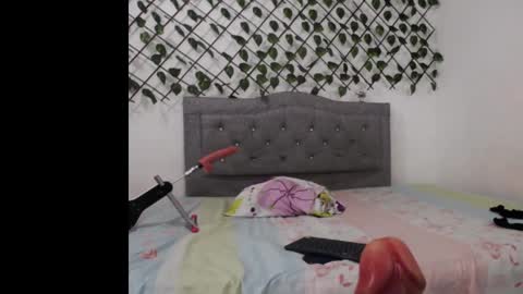 hornychill_ online show from April 22, 12:39 pm