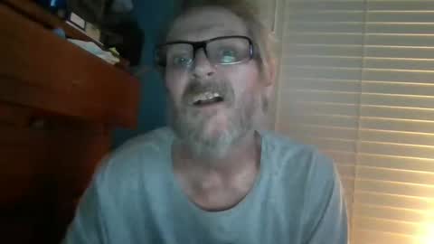 Snapshot of hornyd7711 chatting on October 3, 3:47 am hornyd7711 online show from October 3, 3:47 am