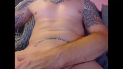 Snapshot of hornydeutsch chatting on October 26, 6:52 am hornydeutsch online show from October 26, 6:52 am