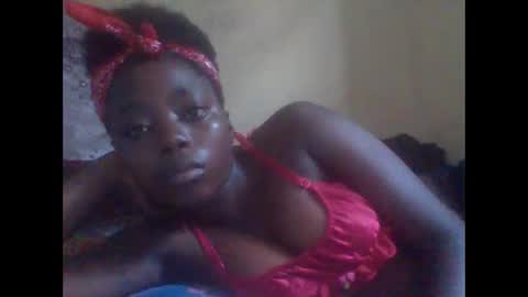 hornygal001 online show from December 13, 3:38 am