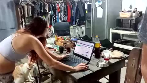 Nix  D online show from November 8, 8:18 pm