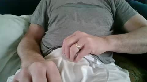 hornyhubby1001 online show from April 19, 3:44 pm