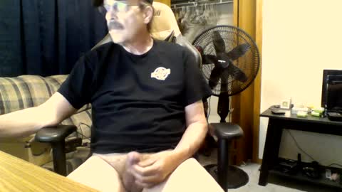Snapshot of hornymanwi chatting on July 22, 12:30 pm hornymanwi online show from July 22, 12:30 pm
