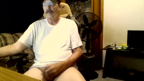Snapshot of hornymanwi chatting on July 28, 12:23 pm hornymanwi online show from July 28, 12:23 pm