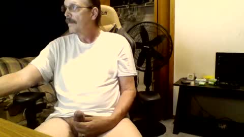 Snapshot of hornymanwi chatting on July 29, 12:03 pm hornymanwi online show from July 29, 12:03 pm