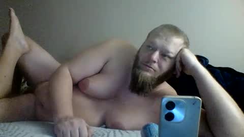 Snapshot of hornynccascade chatting on December 15, 8:07 am hornynccascade online show from December 15, 8:07 am