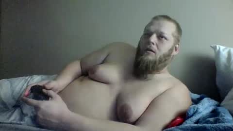 Snapshot of hornynccascade chatting on December 17, 4:18 am hornynccascade online show from December 17, 4:18 am