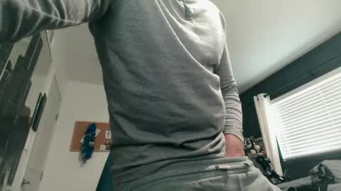 Snapshot of hornyone21x chatting on December 8, 11:19 pm hornyone21x online show from December 8, 11:19 pm