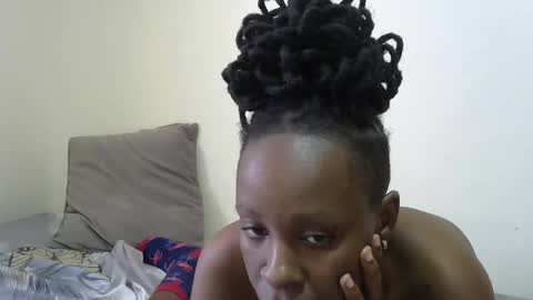 Snapshot of hornysouls01 chatting on February 23, 9:44 am hornysouls01 online show from February 23, 9:44 am