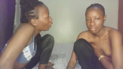 Snapshot of hornysouls01 chatting on September 19, 4:58 am hornysouls01 online show from September 19, 4:58 am
