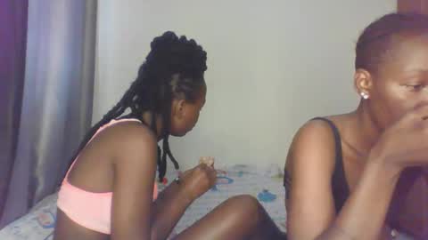 Snapshot of hornysouls01 chatting on September 27, 7:46 am hornysouls01 online show from September 27, 7:46 am
