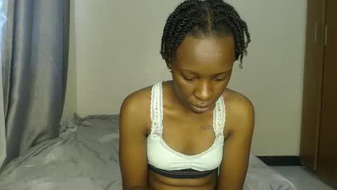Snapshot of hornysouls01 chatting on October 18, 8:15 am hornysouls01 online show from October 18, 8:15 am