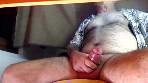 Snapshot of hornyswissman chatting on February 22, 7:47 pm hornyswissman online show from February 22, 7:47 pm