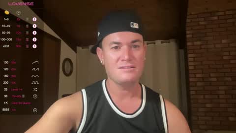 Hornytightboy89 online show from May 29, 1:14 am