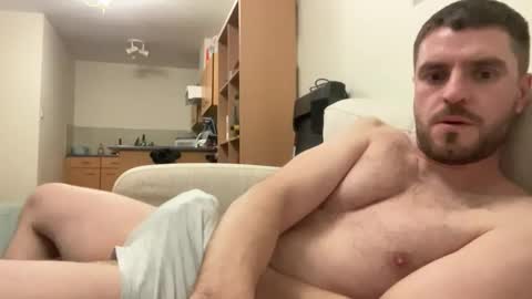 Snapshot of hornytom27 chatting on February 20, 8:09 pm Horny247 online show from February 20, 8:09 pm