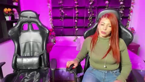 hornyy mom online show from January 4, 1:10 pm