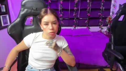 hornyy mom online show from February 5, 12:17 pm