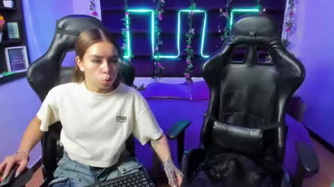 hornyy mom online show from February 8, 1:44 pm