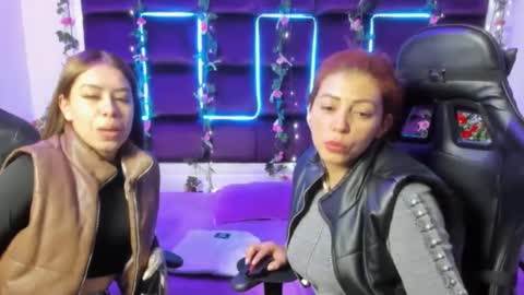 hornyy mom online show from February 15, 12:33 pm