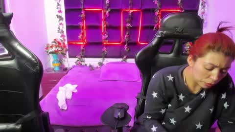 hornyy mom online show from February 20, 12:36 pm