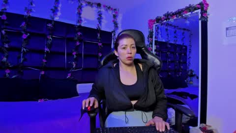 hornyy mom online show from September 11, 12:49 pm