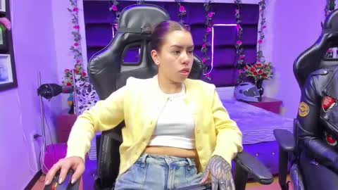 hornyy mom online show from September 20, 1:23 pm