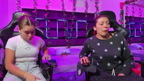 hornyy mom online show from October 10, 1:21 pm