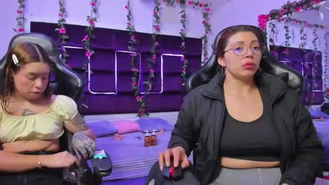 hornyy mom online show from October 22, 1:44 pm