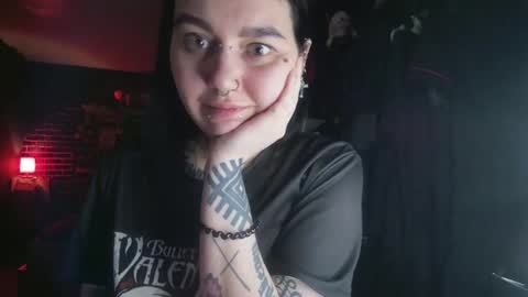 Snapshot of horror_circus chatting on February 14, 5:19 am Messalina Horror online show from February 14, 5:19 am