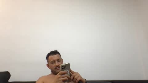 Chriss90 online show from May 6, 7:30 pm