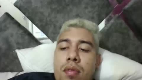 hot2512 online show from December 18, 5:13 am