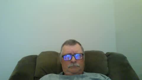 Snapshot of hot4tightholes chatting on February 25, 2:11 pm hot4tightholes online show from February 25, 2:11 pm