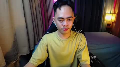 Snapshot of hot_8inchtwink chatting on November 29, 12:46 am Rylle online show from November 29, 12:46 am