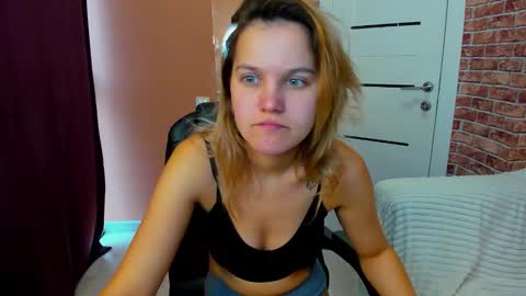 Snapshot of hot___jess chatting on October 3, 3:58 am Jessica online show from October 3, 3:58 am