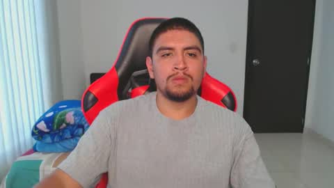 Snapshot of hot__husbands chatting on March 4, 6:18 pm hot__husbands online show from March 4, 6:18 pm