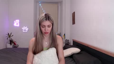 Snapshot of hot_berry69 chatting on December 7, 1:14 am Dashka online show from December 7, 1:14 am