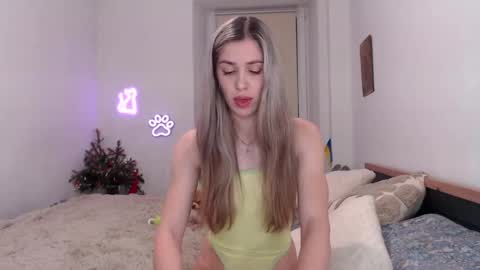 Snapshot of hot_berry69 chatting on December 28, 10:34 pm Dashka online show from December 28, 10:34 pm