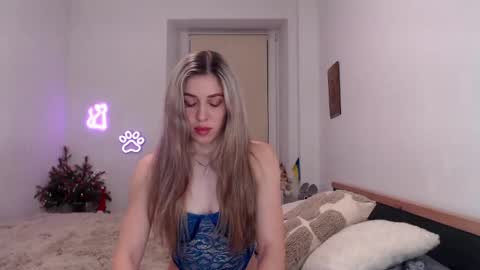 Snapshot of hot_berry69 chatting on January 5, 10:19 pm Dashka online show from January 5, 10:19 pm