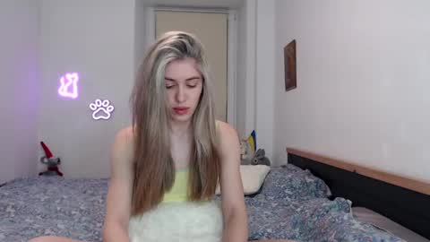 Snapshot of hot_berry69 chatting on February 1, 12:07 am Dashka online show from February 1, 12:07 am