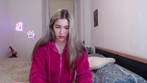 Snapshot of hot_berry69 chatting on March 9, 10:41 pm Dashka online show from March 9, 10:41 pm