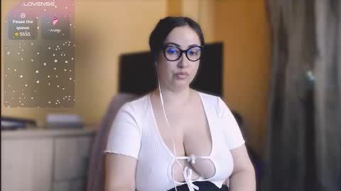 Snapshot of hot_big_ass chatting on February 11, 9:31 pm v online show from February 11, 9:31 pm