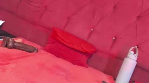 hot_boobiesbitch online show from November 23, 5:51 am