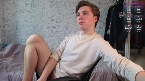 Snapshot of hot_boy_oscar chatting on October 14, 11:11 am Oscar online show from October 14, 11:11 am