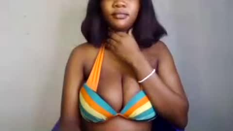 Snapshot of hot_choccoolate chatting on August 9, 12:10 pm Zarah online show from August 9, 12:10 pm
