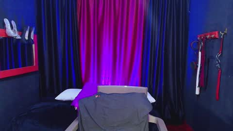 Snapshot of hot_chocolate_4u chatting on December 6, 3:55 pm hot chocolate 4u online show from December 6, 3:55 pm