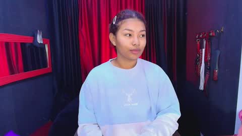 Snapshot of hot_chocolate_4u chatting on December 18, 11:13 am hot chocolate 4u online show from December 18, 11:13 am