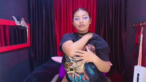 Snapshot of hot_chocolate_4u chatting on December 19, 2:46 pm hot chocolate 4u online show from December 19, 2:46 pm