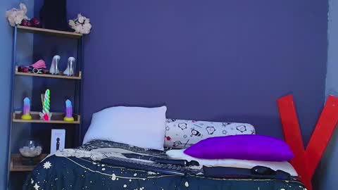 Snapshot of hot_chocolate_4u chatting on February 22, 6:19 pm hot chocolate 4u online show from February 22, 6:19 pm