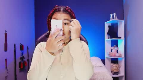 Snapshot of hot_chocolate_4u chatting on November 27, 12:07 pm hot chocolate 4u online show from November 27, 12:07 pm