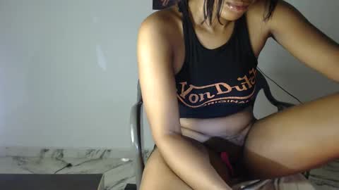 Snapshot of hot_chocoxxxx chatting on January 25, 9:57 pm sonia  mis choco online show from January 25, 9:57 pm